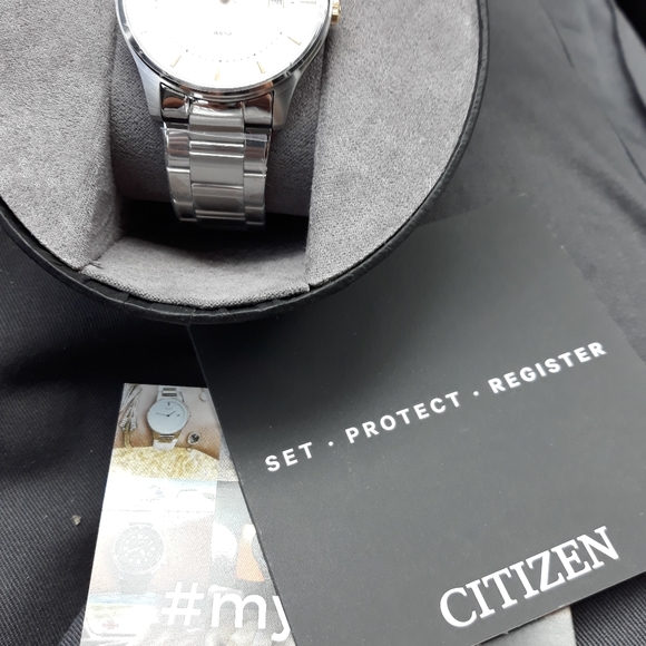 Watch - Picture 4 of 8